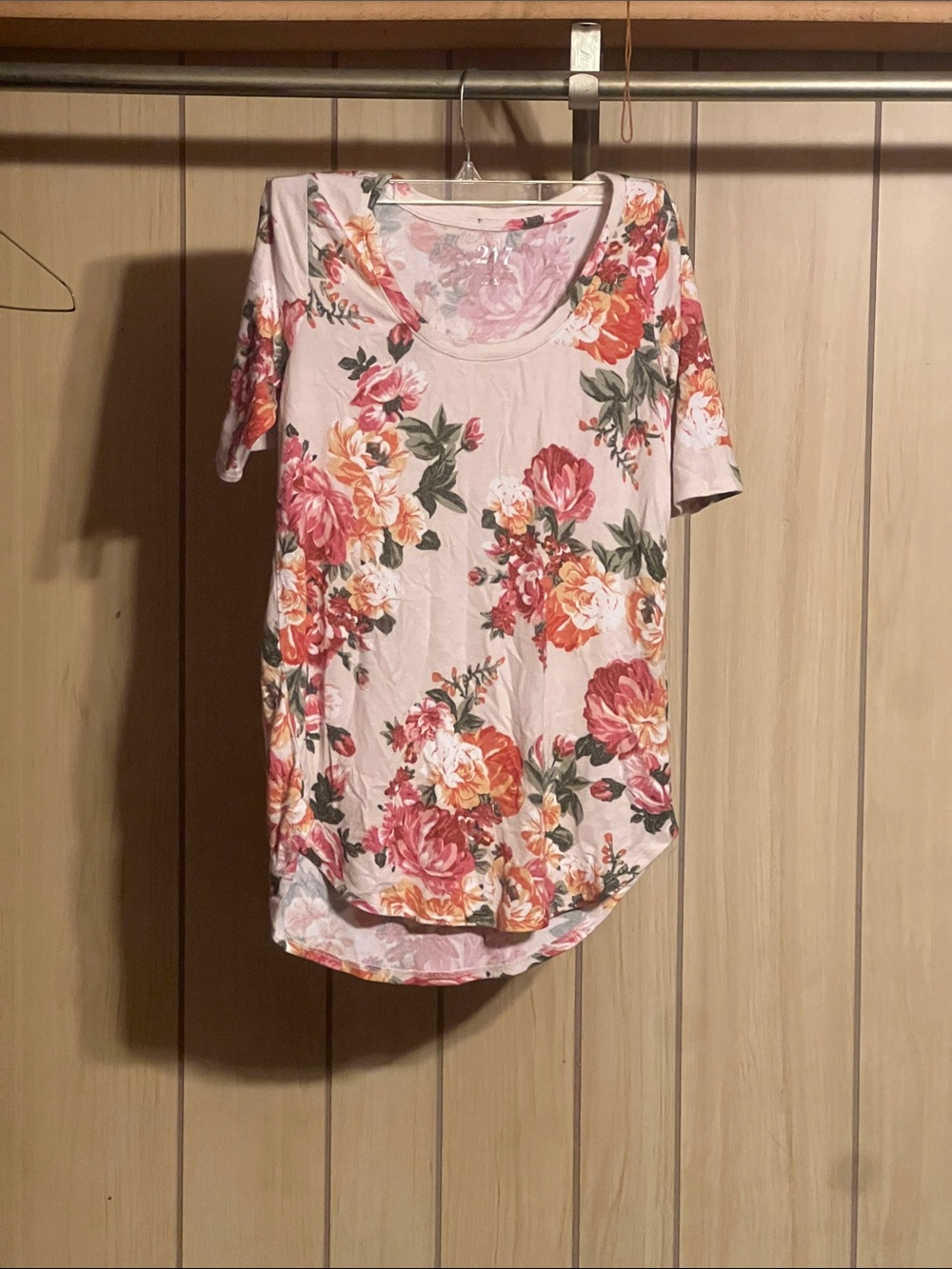 24/7 Comfort Apparel Pink Floral Scoop Neck Short Sleeve Top